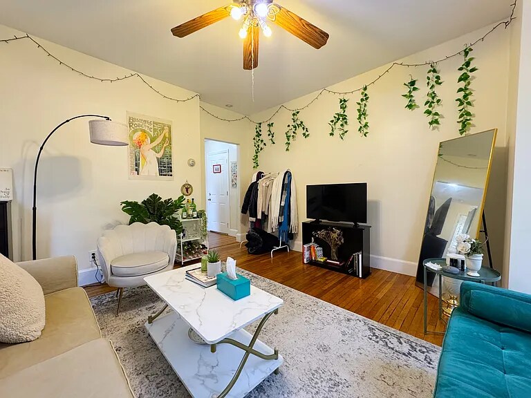 Building Photo - 214 Freeman St