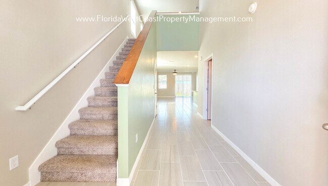 Building Photo - BRILLIANT and SPACIOUS! 4 BEDROOM/2.5 BATH PLUS LARGE BONUS-FLEX SPACE and FENCED YARD!