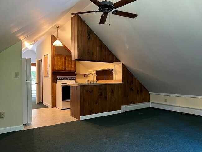 Building Photo - 120 Bond Rd