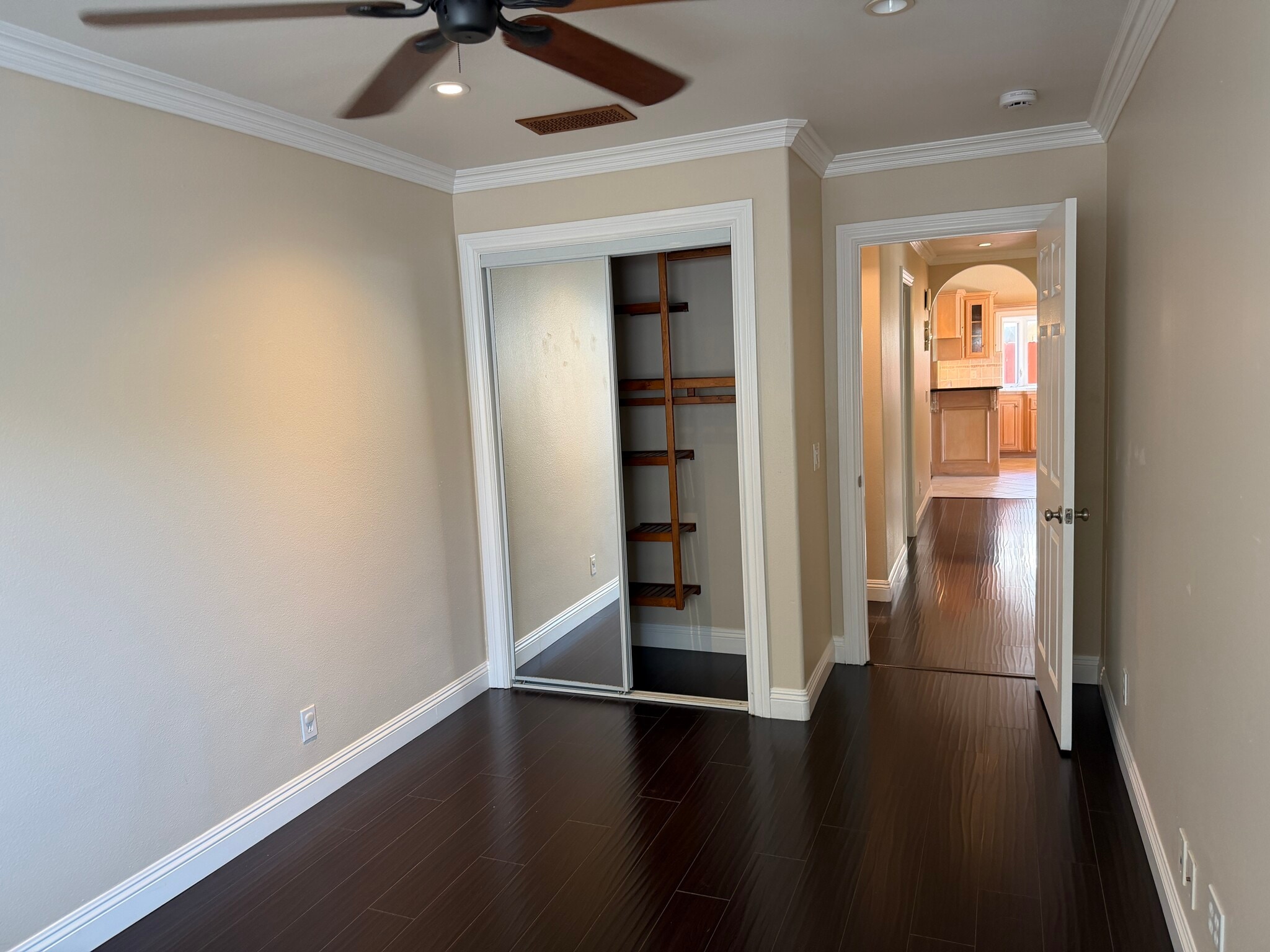 Building Photo - 9272 Sunridge Dr