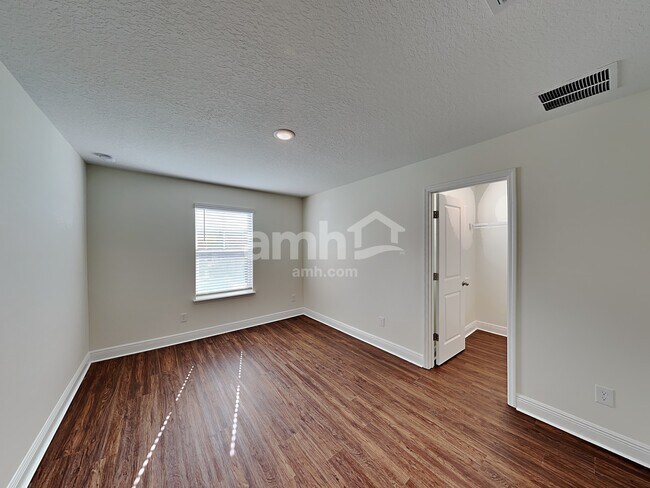 Building Photo - 825 Heavenly Dr