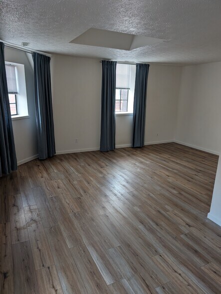 Living Room - 2401 S 11th St