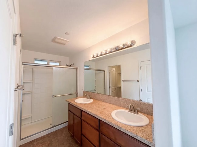 Building Photo - 251 Sugnet Way