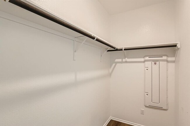 Building Photo - 310 Milliner Lp
