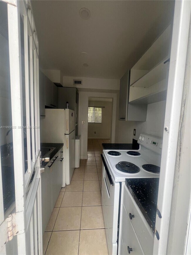 Building Photo - 3680 Oak Ave