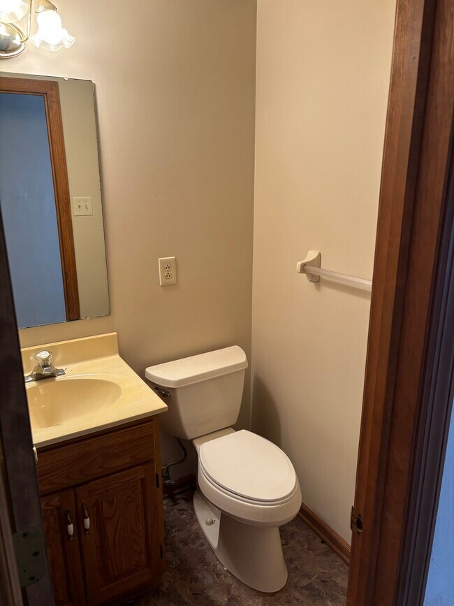 Building Photo - 309 Dogwood Dr