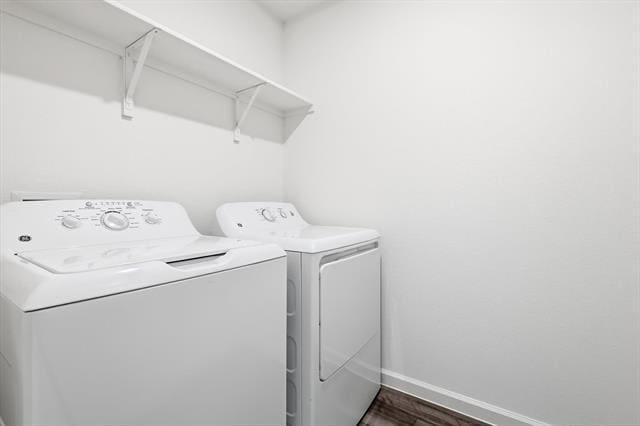 Building Photo - 2120 Mdw Pk Dr