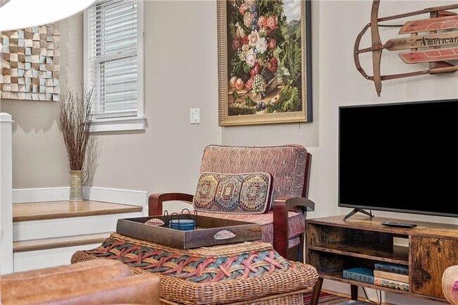 Building Photo - 706 Ivy St