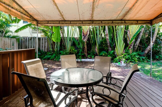 Building Photo - 363 W Camino Real