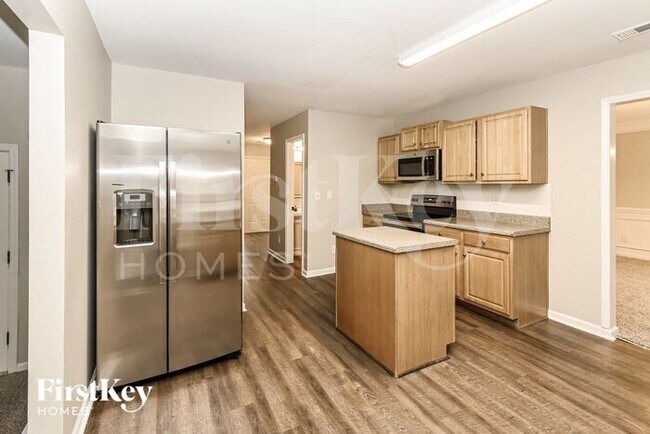 Building Photo - 128 Madelia Pl