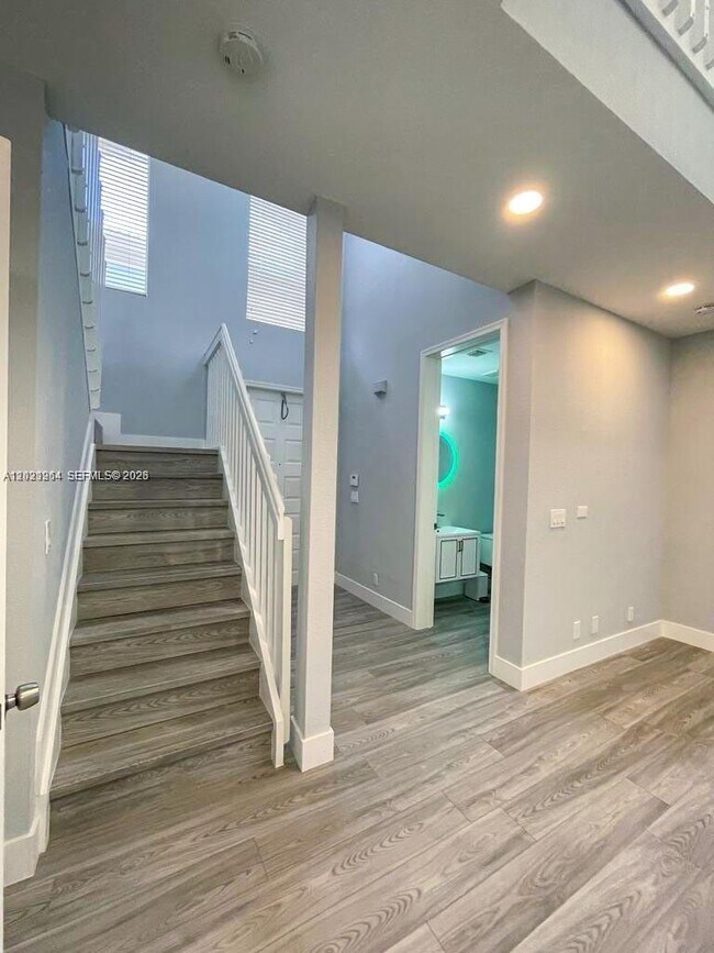 Building Photo - 1261 Hayes St