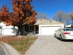 Building Photo - 13 Madeira Ct