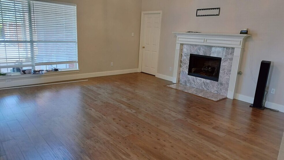 Building Photo - 8001 Case Dr