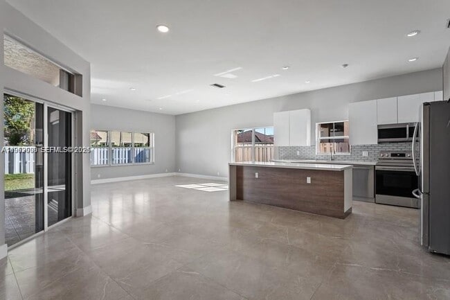 Building Photo - 1236 Meadows Blvd