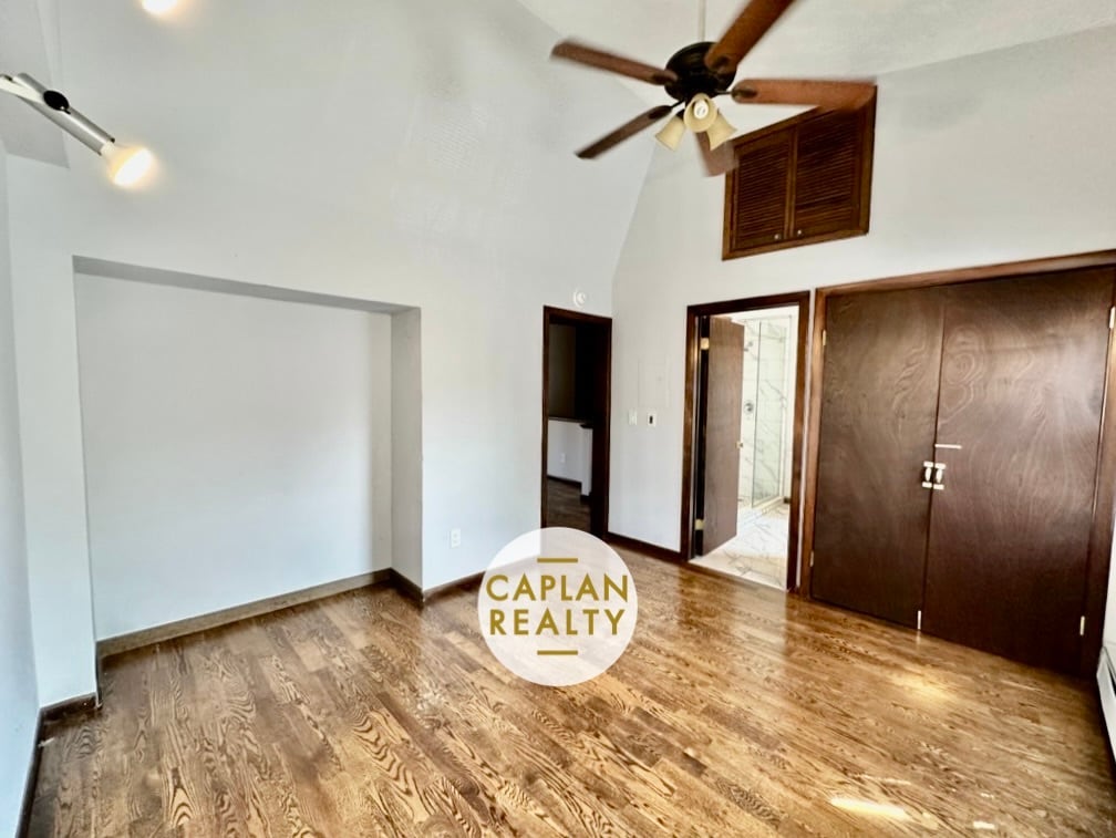 Building Photo - 46 Warren St