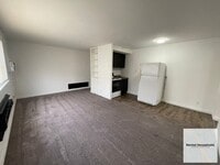 Building Photo - "15141 Sussex"