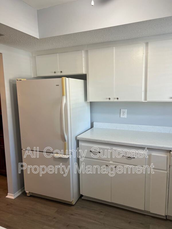 Building Photo - 4102 Heron Way
