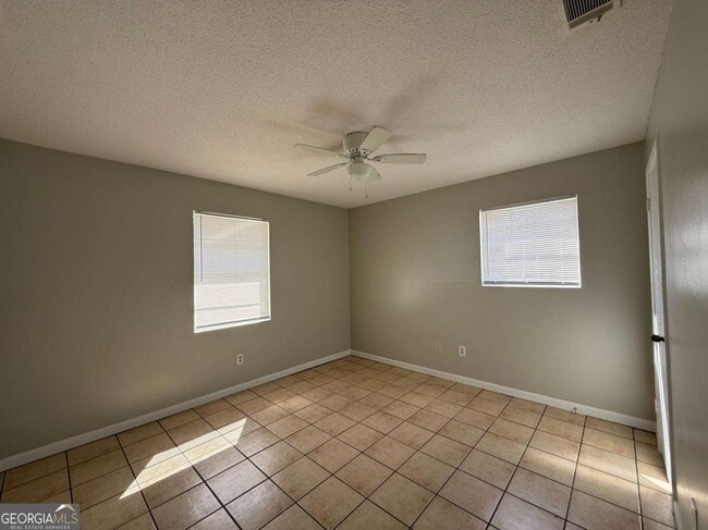 Building Photo - 240 Deerwood Dr