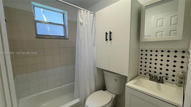 Building Photo - 1043 NW 2nd St