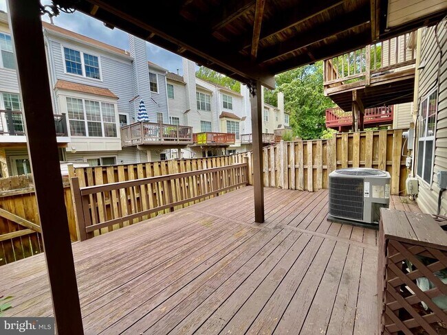 Building Photo - 7504 Lamoyne Ct