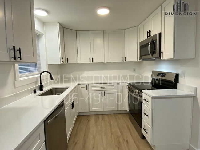 Building Photo - 101st Duplex