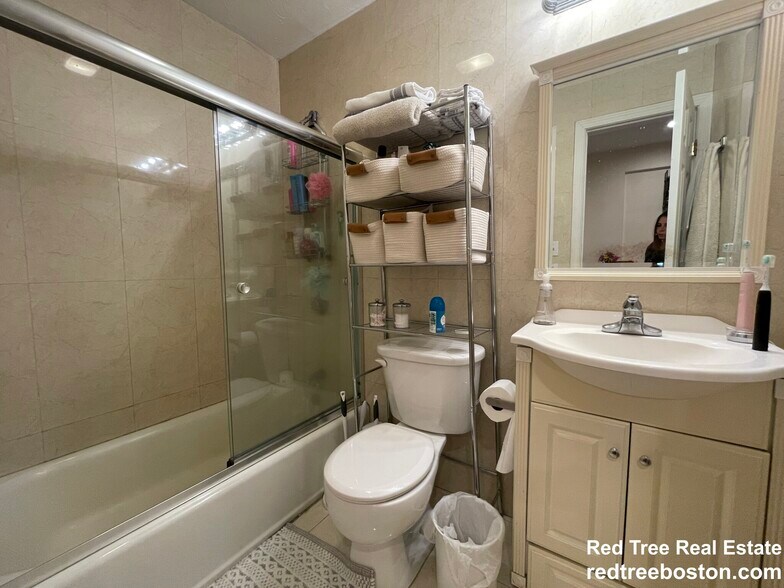 Building Photo - 195 Winthrop Rd