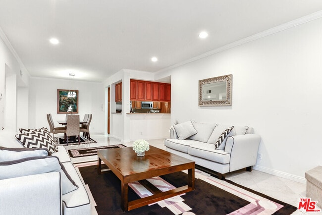 Building Photo - 11755 Montana Ave