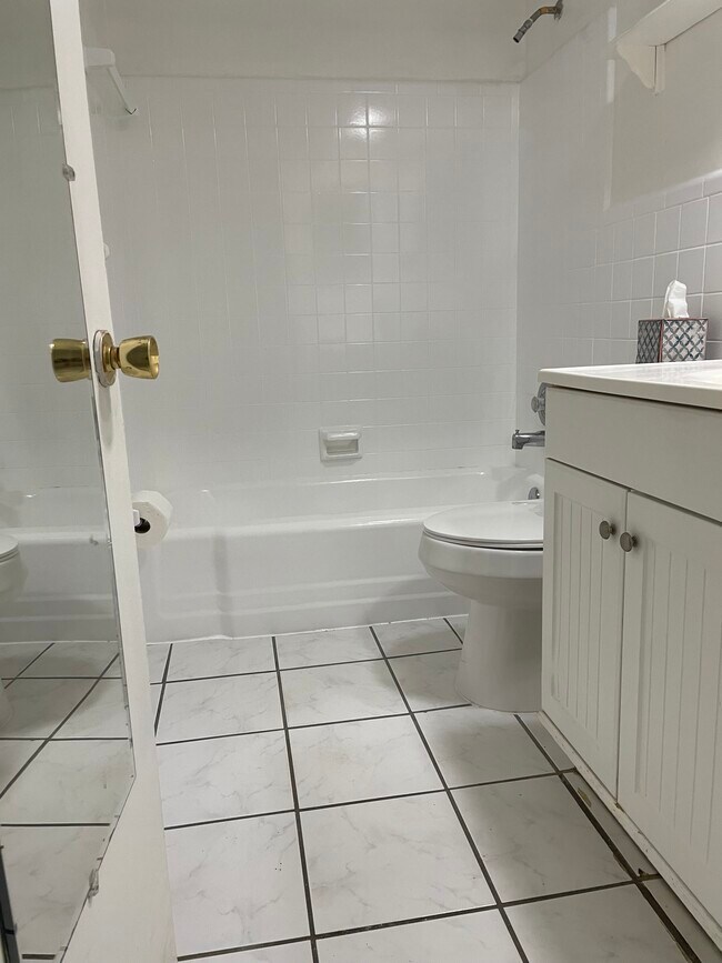 Bathroom - 1480 S Ocean Blvd