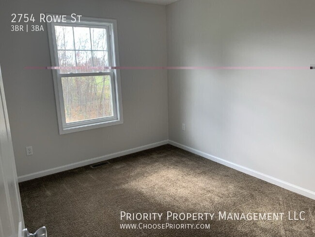 Building Photo - 2754 Rowe St
