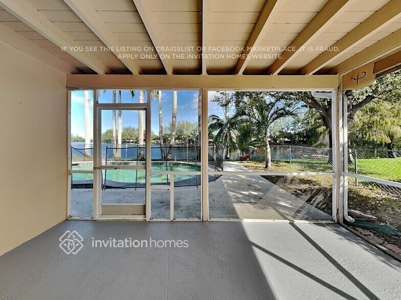 Building Photo - 10331 NW 18th Pl