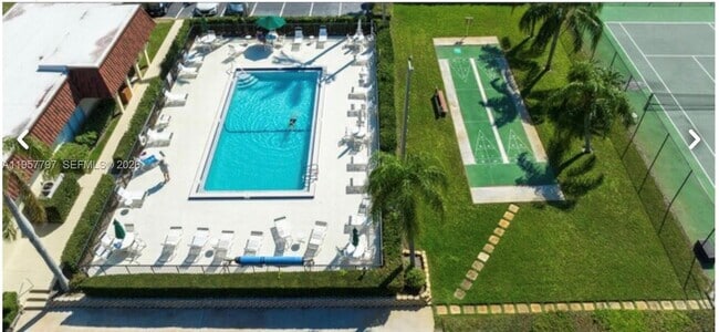 Building Photo - 717 S US Hwy 1