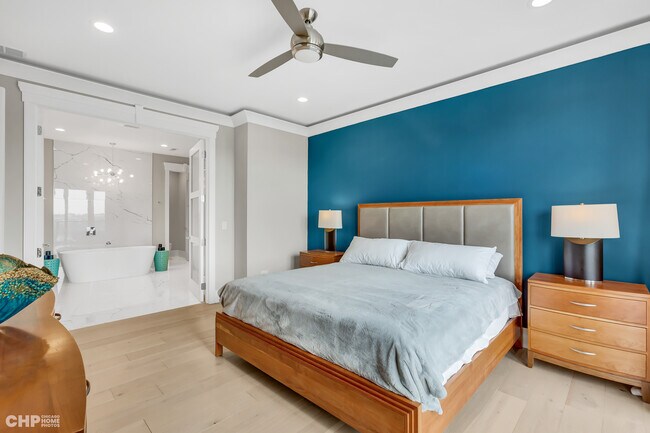 Luxurious primary suite - 1157 W Erie St