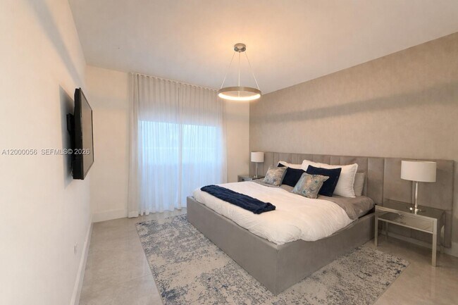 Building Photo - 17301 Biscayne Blvd