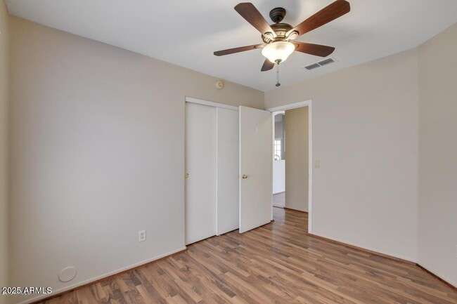 Building Photo - 7409 W Crest Ln