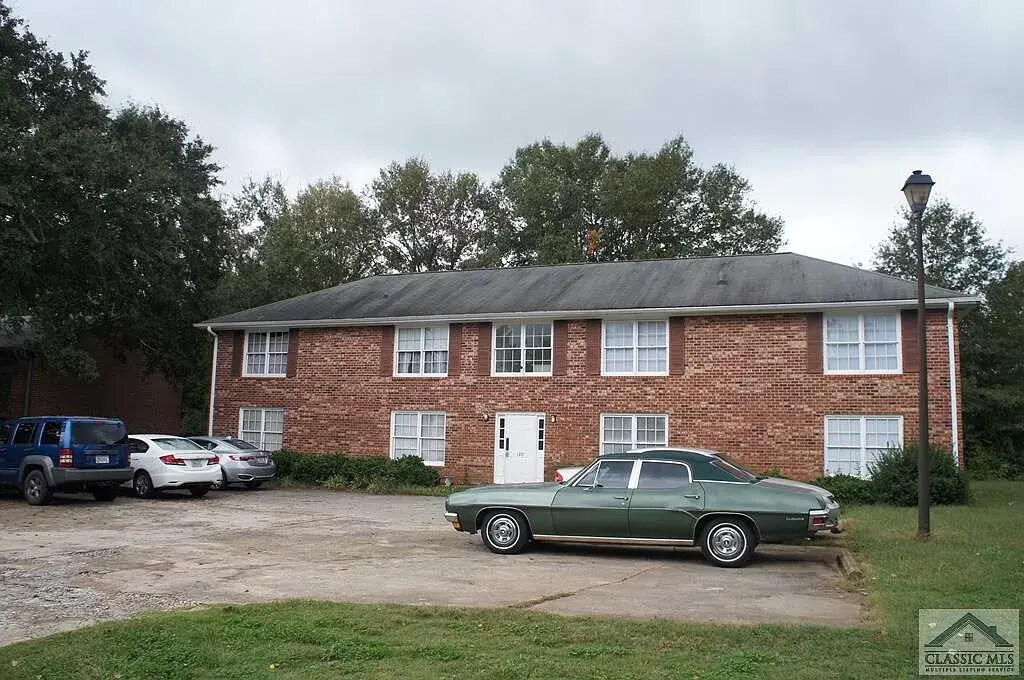 Building Photo - 120 Barrington Pl