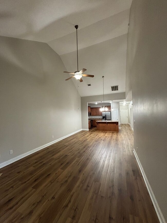 Building Photo - 333 High Meadows Pl