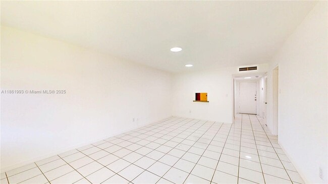 Primary Photo - 1540 NE 191st St