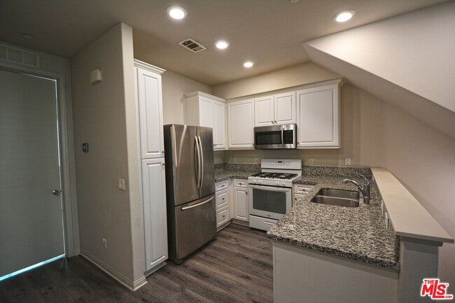 Building Photo - 14107 W Birch Ln