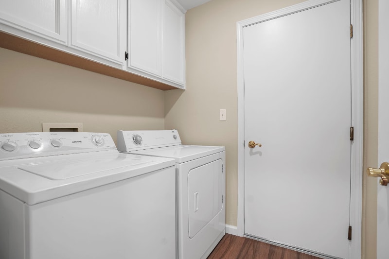 Building Photo - 209 Grapewood Ct