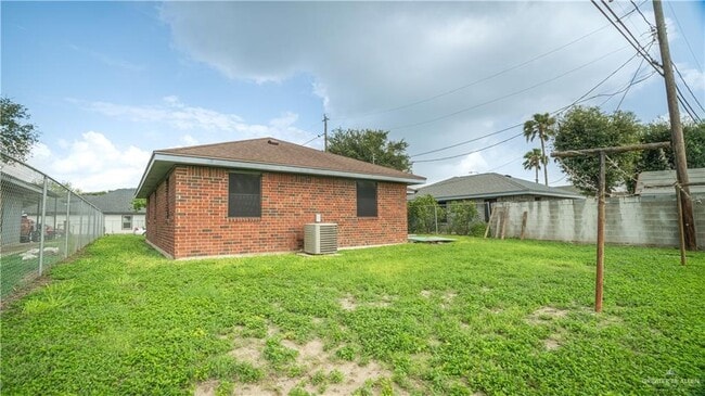 Building Photo - 15 Cuesta Del Sol St