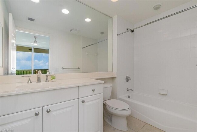 Building Photo - 455 Cove Tower Dr