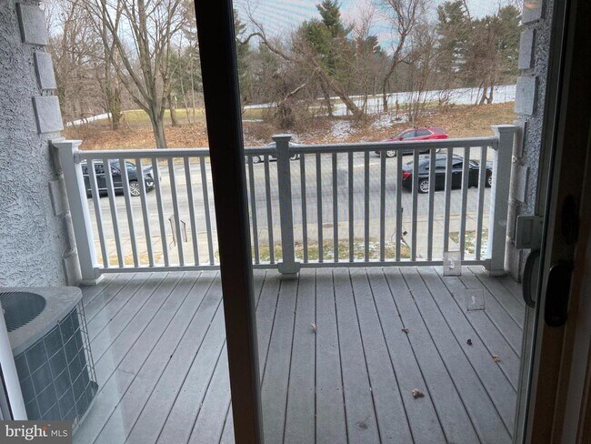 Building Photo - 5954 Henry Ave