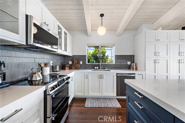 Building Photo - 25211 La Cresta Dr