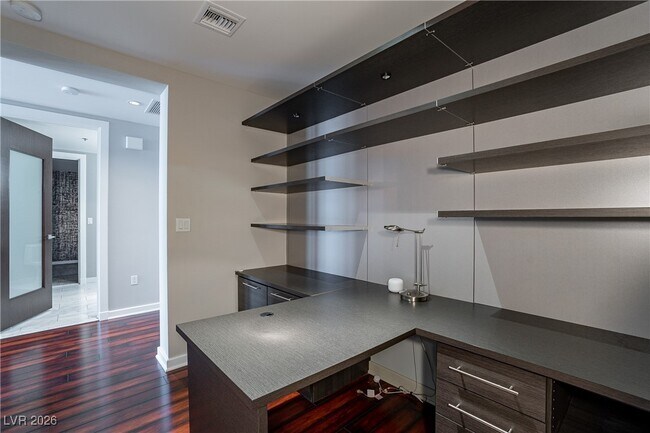 Building Photo - 4471 Dean Martin Dr