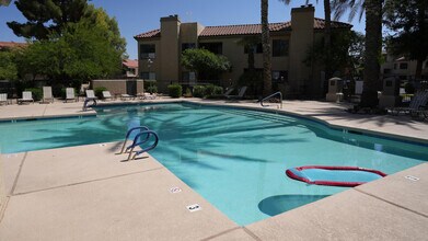 Building Photo - 4925 E Desert Cove Ave