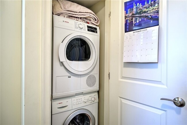 Building Photo - 1180 Narragansett Blvd