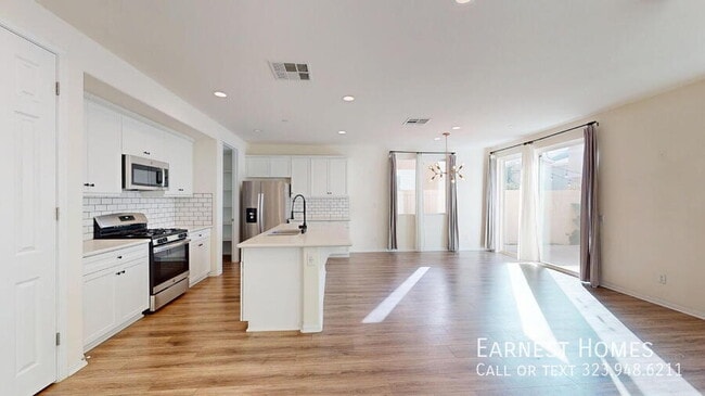 Building Photo - 9241 N Lamia Ct