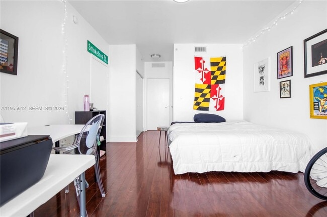 Building Photo - 90 SW 3rd St