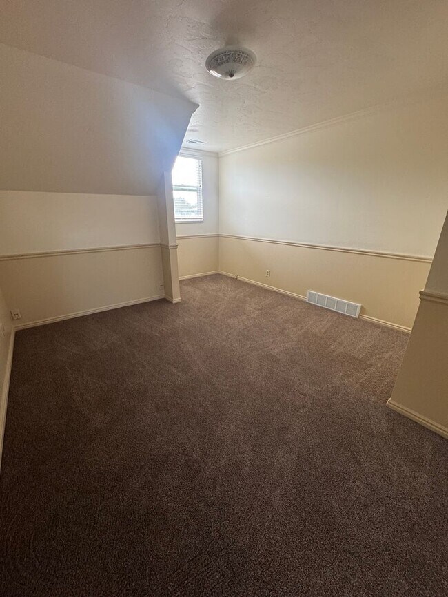 Building Photo - Incredible West Jordan home for rent!