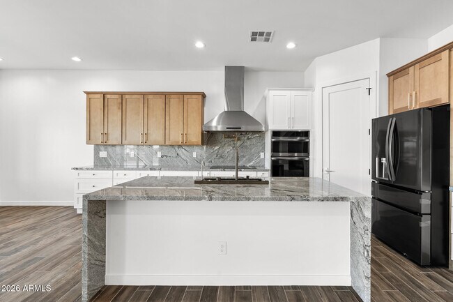 Building Photo - 22926 W La Mirada Dr